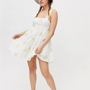 NWT Urban Outfitters Daisy Embroidered Dress